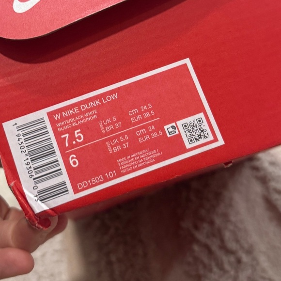 New NIKE Dunk low sneakers shoes women’s panda black white NIB - Picture 3 of 7